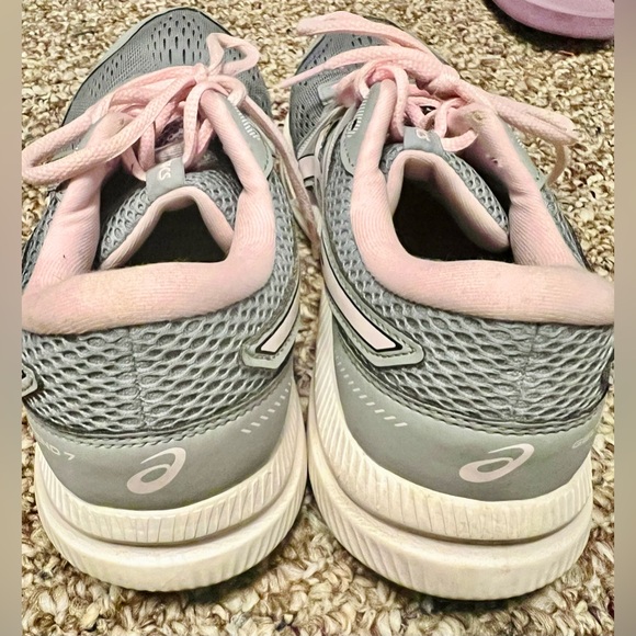 Women’s ASICS Sneakers 8.5D - Picture 5 of 6